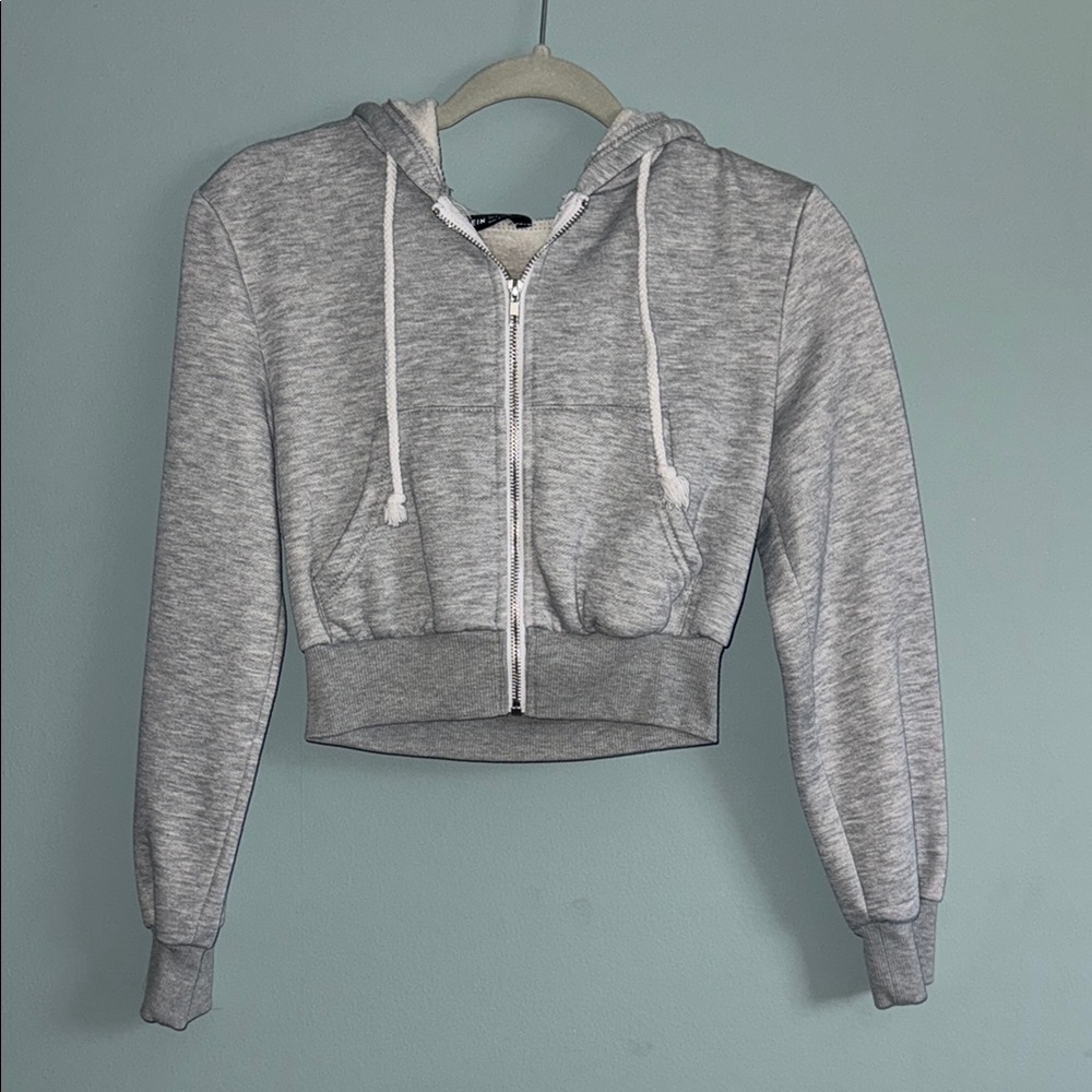 SHEIN Gray Cropped Hoodie with Cuffed Sleeves and Long Sleeves